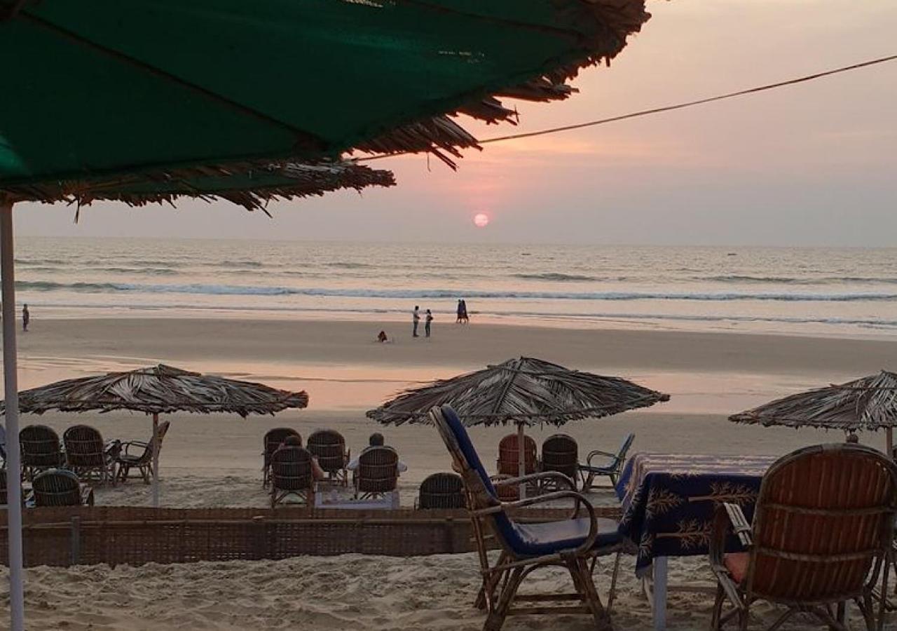 Baga Beach Ocean Калангуте Екстериор снимка